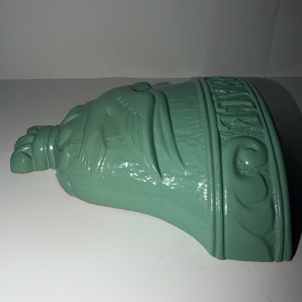 Vintage 1976 Royal Creations Metal Wall Pocket - Peace Dove - Custom sage green - Picture 4 of 11